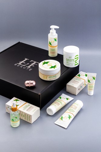 Набор уходовой косметики для лица и тела увлажнение, 8 предетов