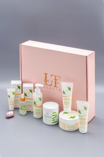 Подарочный розовый бокс косметики для тела и лица, 8 предметов