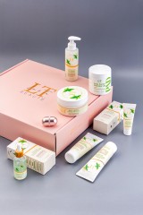 Подарочный розовый бокс косметики для тела и лица, 8 предметов