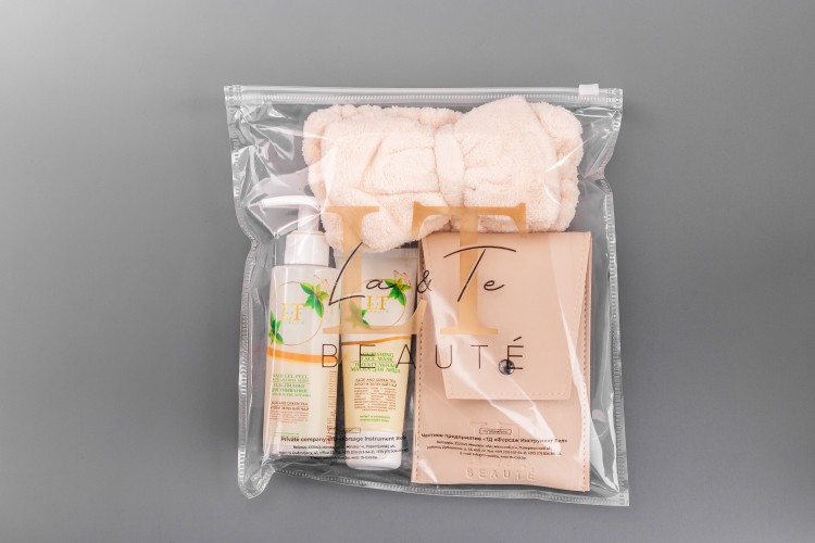 Косметический подарочный набор уходовой косметики для лица с кистями для макияжа