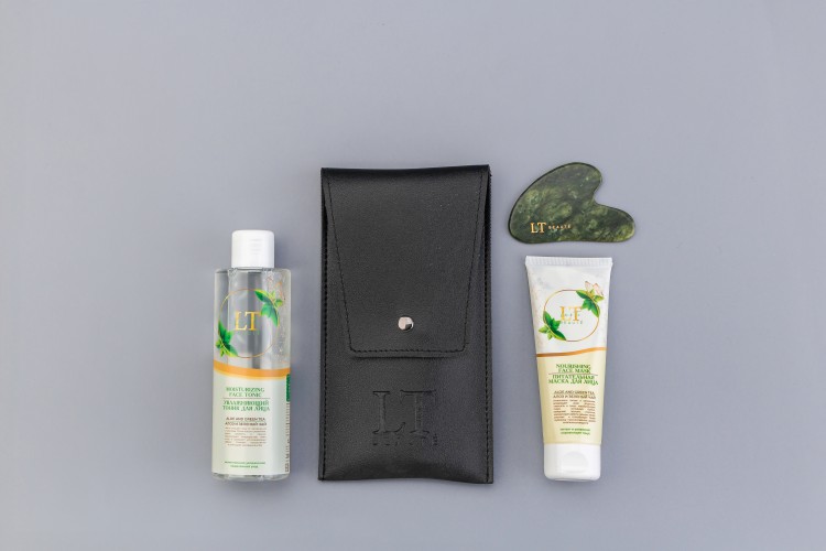 Косметический подарочный набор уходовой косметики для лица