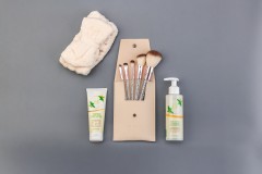 Косметический подарочный набор уходовой косметики для лица с кистями для макияжа